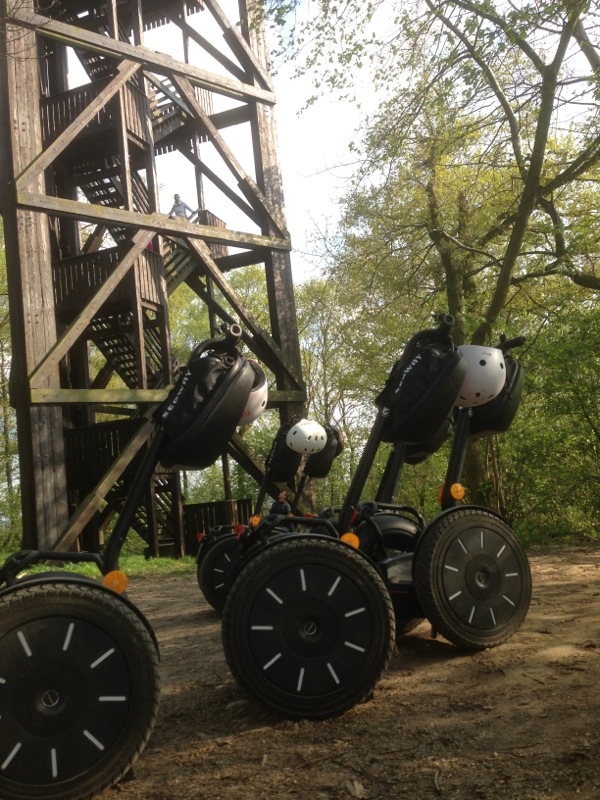 Foto: Segway vor Aussichtsturm Sonsbeck