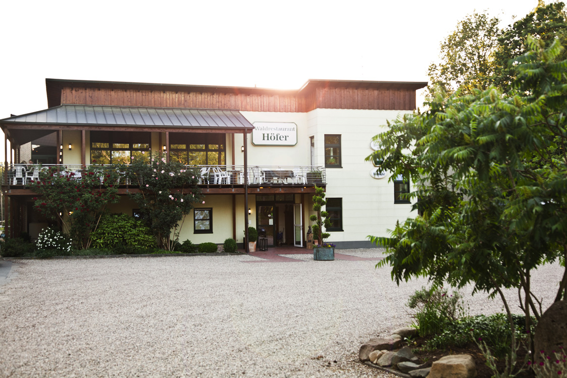 Blick auf das Waldrestaurant H&ouml;fer